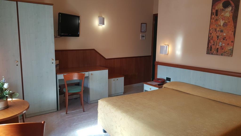Hotel Laurence Рим Екстер'єр фото