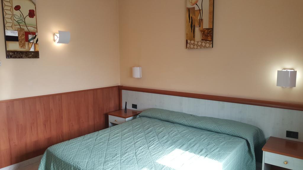 Hotel Laurence Рим Екстер'єр фото