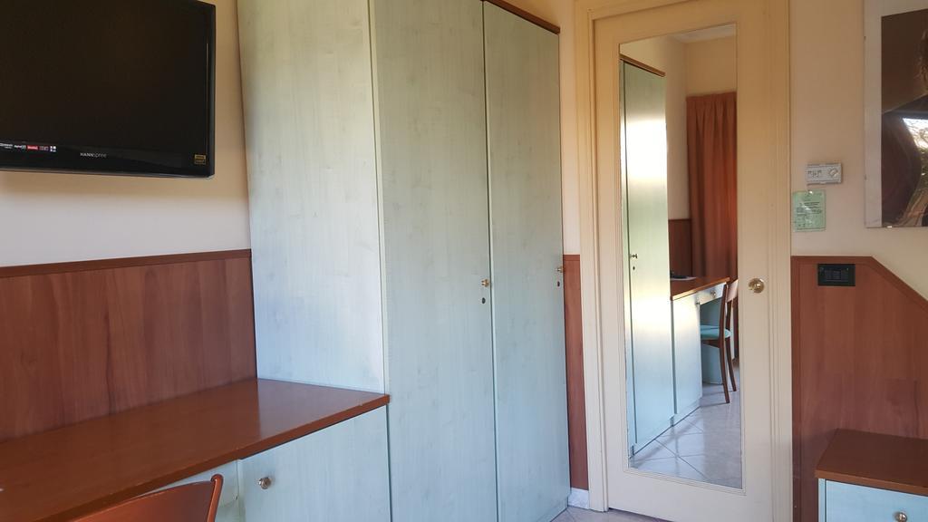 Hotel Laurence Рим Екстер'єр фото