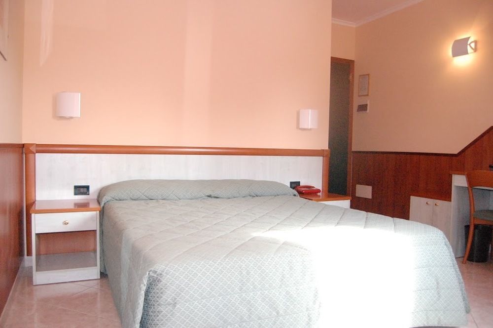 Hotel Laurence Рим Екстер'єр фото