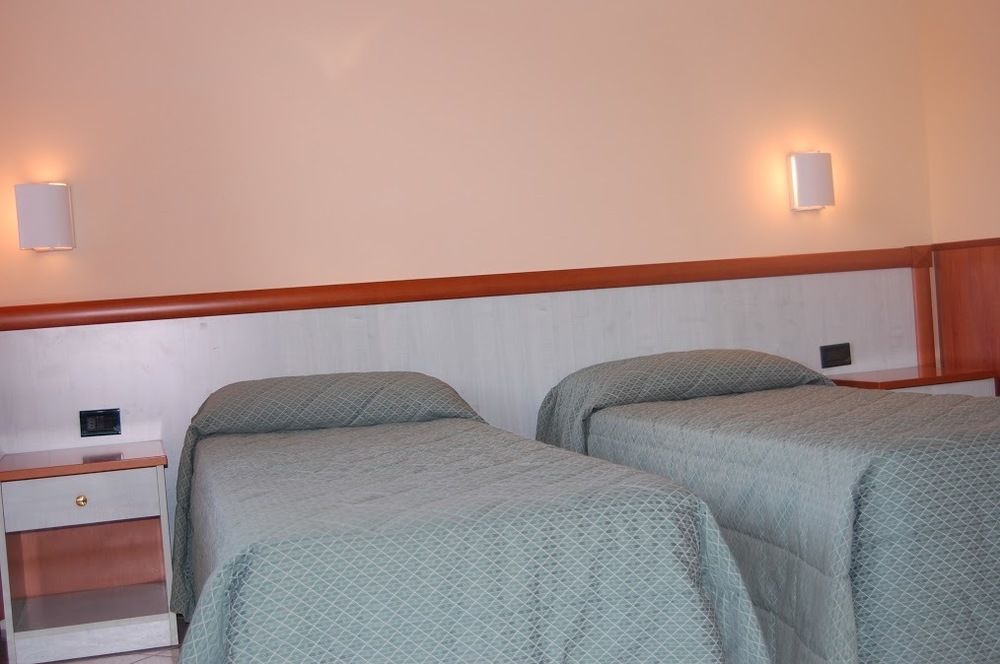Hotel Laurence Рим Екстер'єр фото
